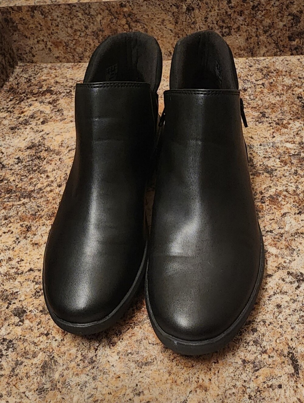 Clarks Collection Black Ankle Booties Side Zip Cushion Feel Women’s 9.5 M